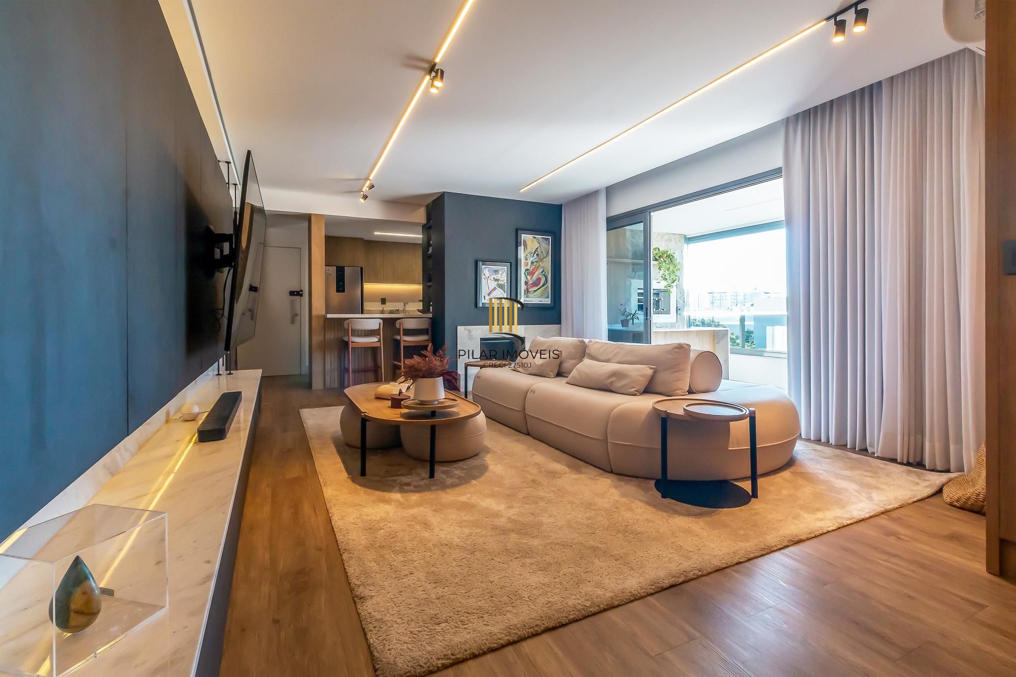 Apartamento NOVO, 100% mobiliado, com 149,84m² de área privativa, 3 suítes e 2 vagas de garagem.