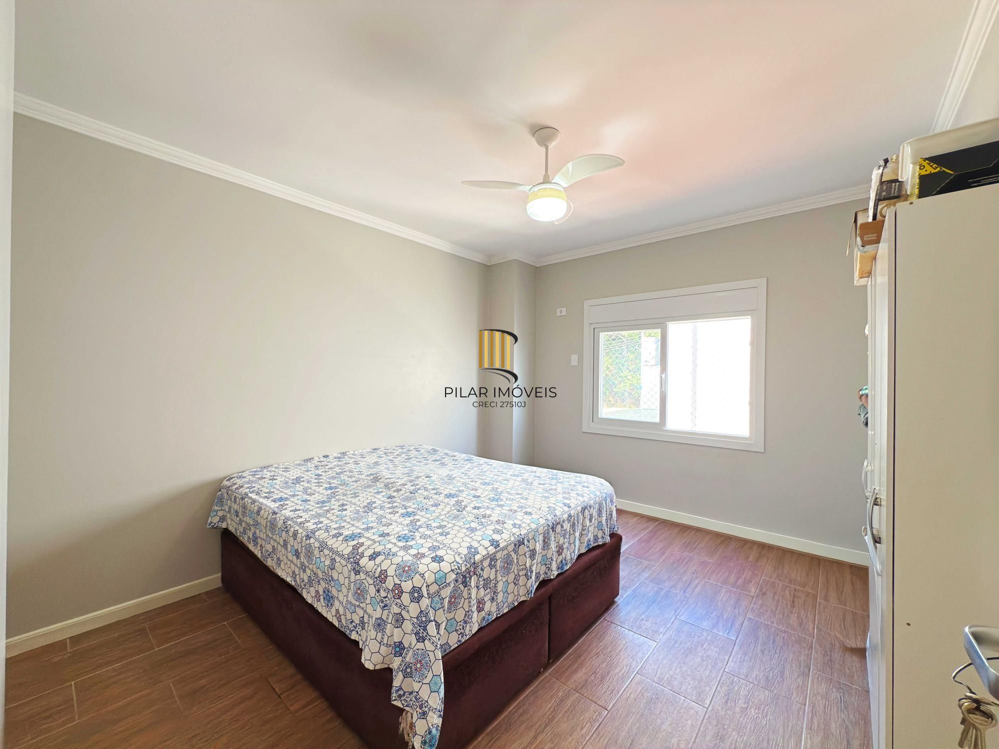 Linda residência com  3 dormitórios, sendo 1 suíte, com Linda Vista do Bairro.