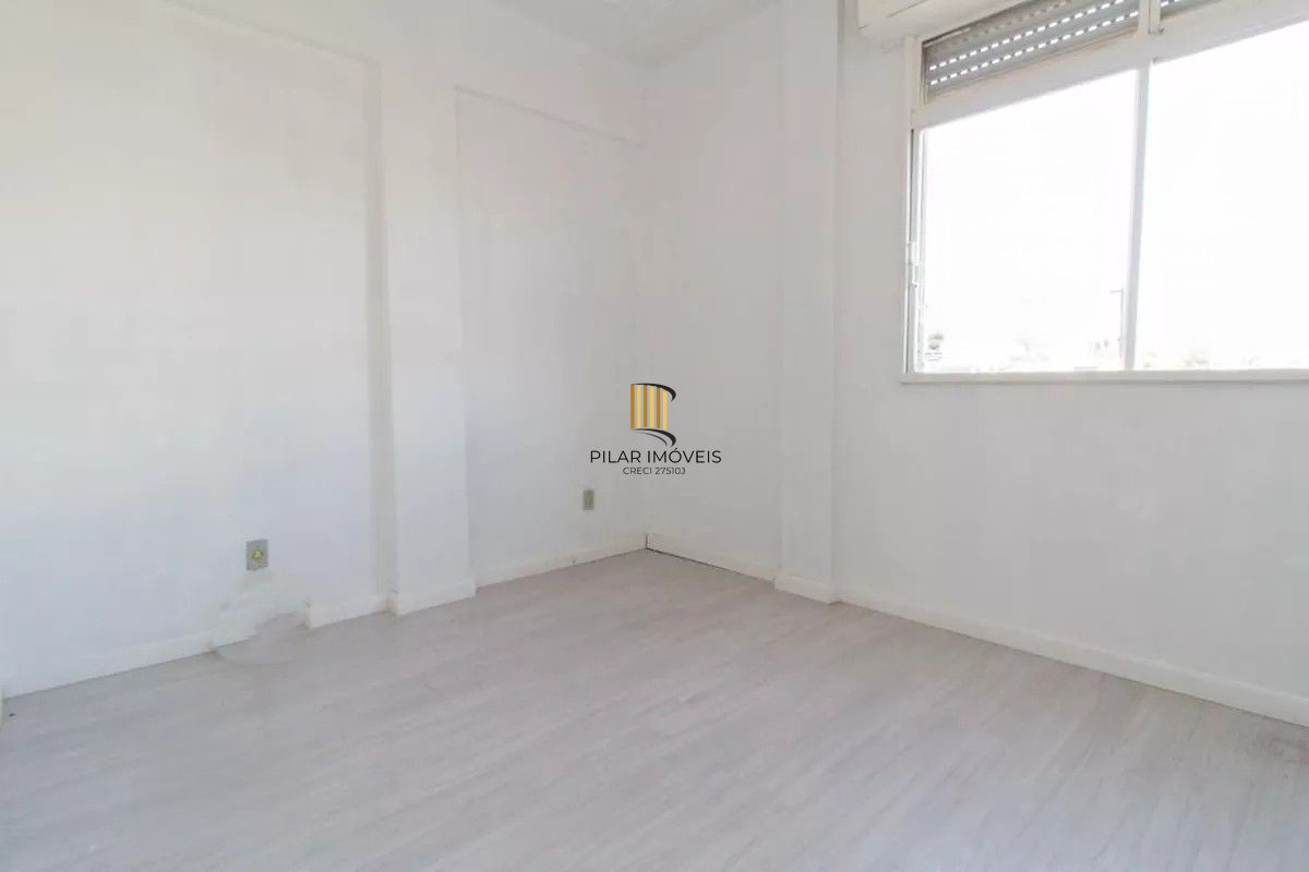 Ótimo apartamento no Menino Deus com 76,48m2 de área privativa, 3 dormitórios e 2 banheiros.