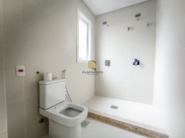 Cobertura para Venda - 346.66m², 3 dormitórios, sendo 3 suites, 4 vagas - Vila A