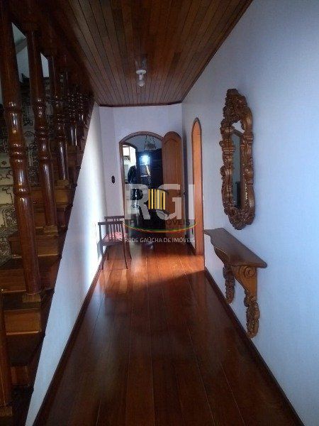 Casa para Venda - 741m², 5 dormitórios, sendo 3 suites, 9 vagas - Espirito Santo