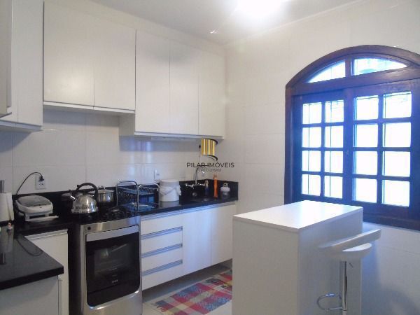 Casa para Venda - 306.3m², 3 dormitórios, sendo 1 suites, 2 vagas - Urubatã