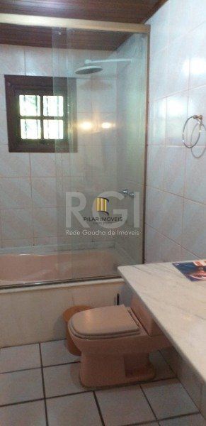 Casa para Venda - 220m², 4 dormitórios, sendo 1 suites, 2 vagas - Tristeza