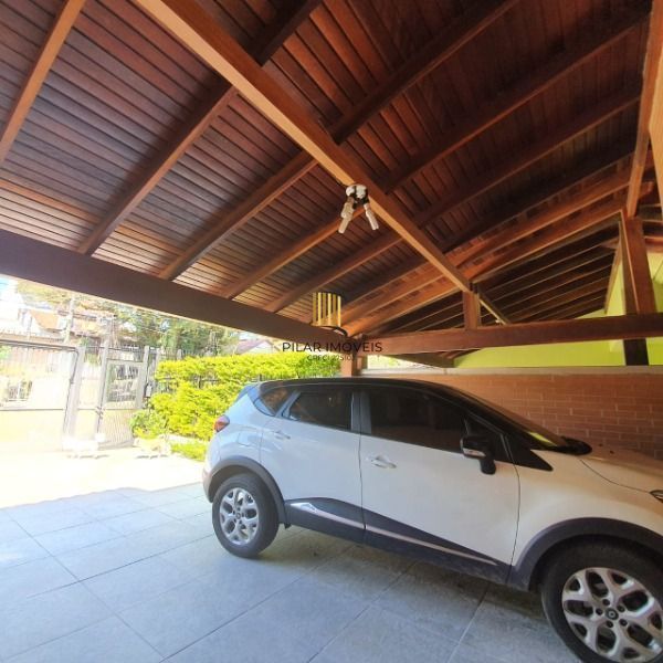 Residência c/ 185m², 3 dormitórios, sendo 1 suites, 2 vagas - Bahamas