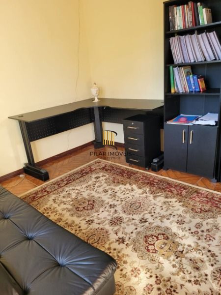 Casa em Porto Alegre, no bairro Cavalhada, com 6 dormitório(s), e 6 banheiros, à