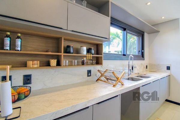 Casa em Condominio no Terra Ville, com 4 dormitório(s), e 4 suítes, à venda.