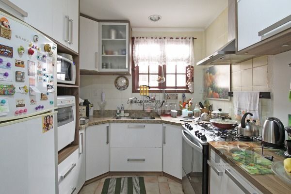 Casa em Porto Alegre, no bairro Floresta, com 3 dormitório(s), e 3 banheiros, à