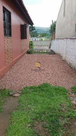 Casa em Porto Alegre, no bairro Espírito Santo, com 2 dormitório(s), e 2 banheir