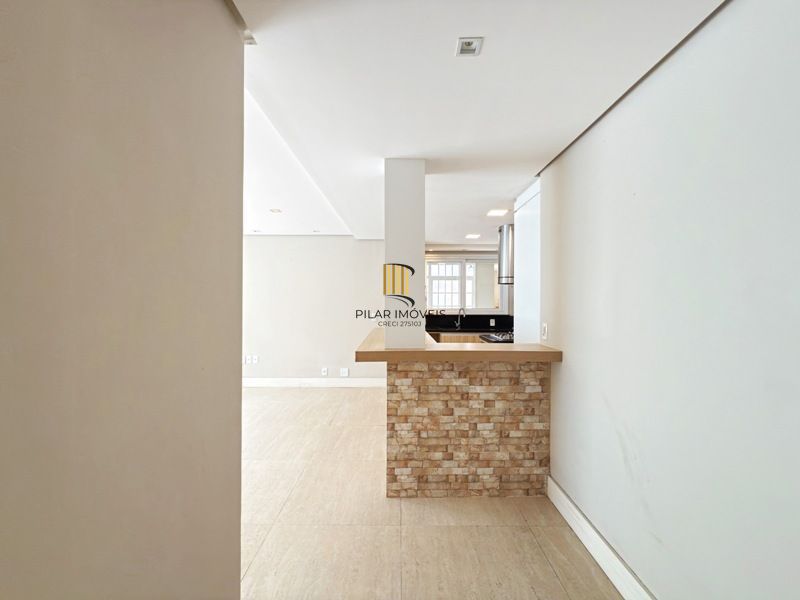 Linda Residência em Condomínio Fechado no Bairro Pedra Redonda.