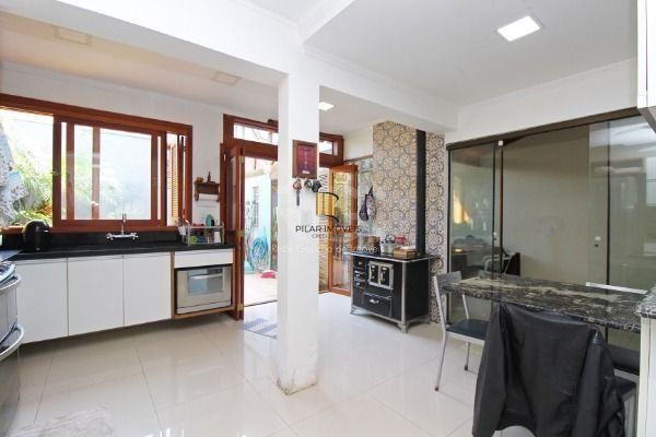 Casa para Venda - 154m², 3 dormitórios, sendo 1 suites, 4 vagas - Ipanema