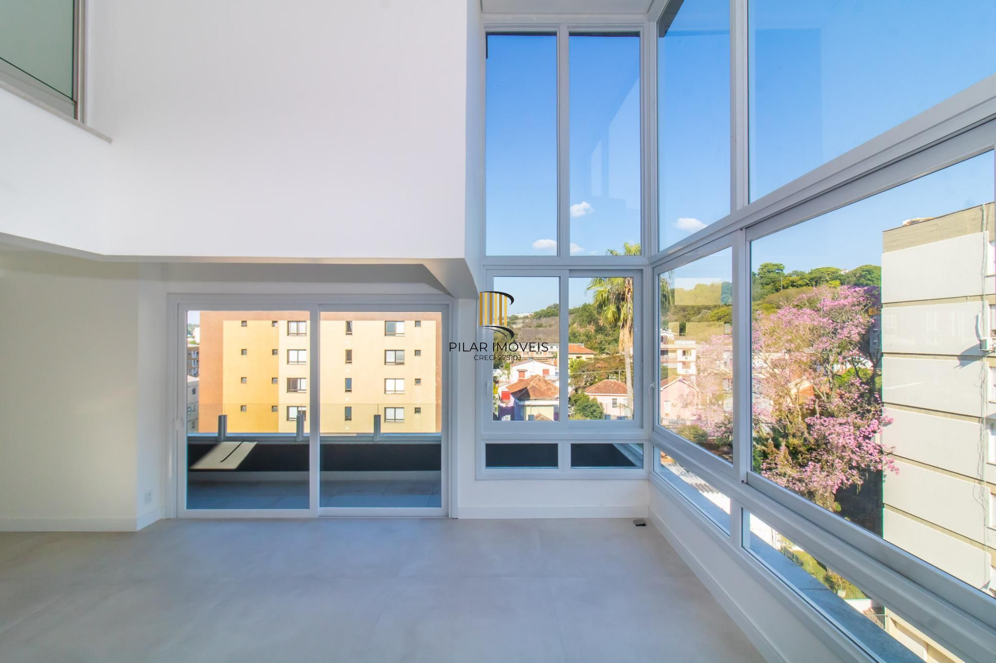 APARTAMENTO DUPLEX - 177m², 3 dormitórios, sendo 3 suites, Menino Deus