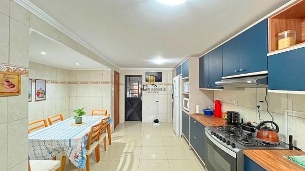 Casa para Venda - 240m², 4 dormitórios, 3 vagas - Nonoai