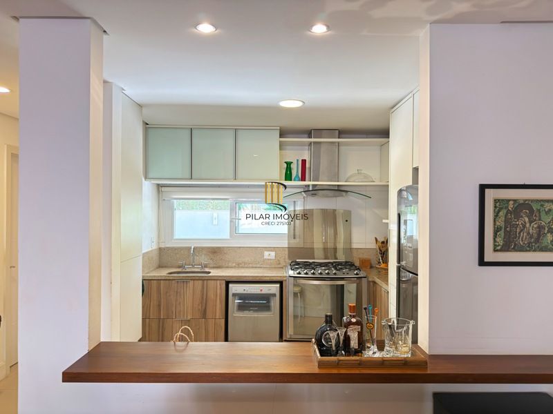 Linda Residência com 3 dormitórios e 1 suíte no Bairro Tristeza para venda.