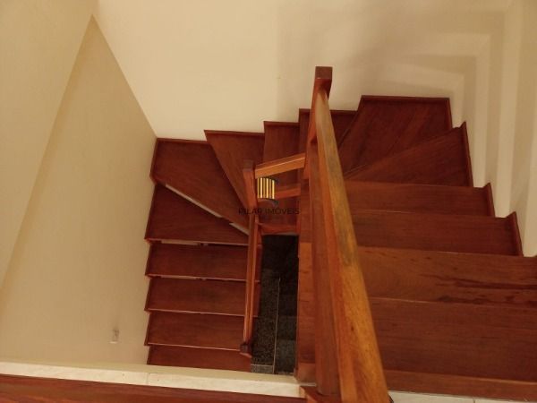 Casa para Venda - 181m², 3 dormitórios, sendo 3 suites, 2 vagas - Hípica