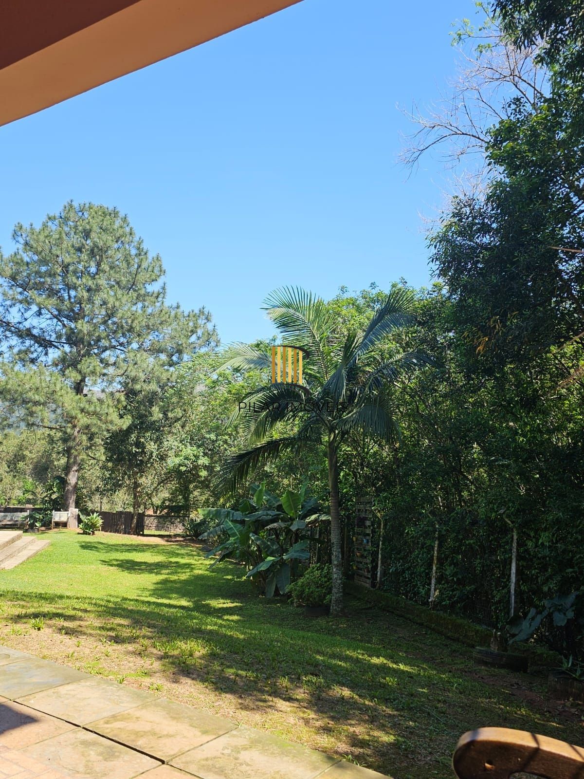Sitio com 3000 m² no Bairro Hipica.