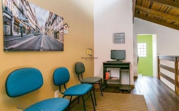 Ótima casa em rua tranquila.