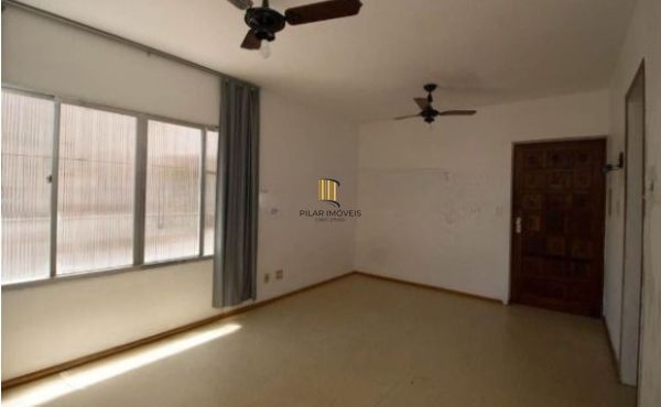 Apartamento JK em Porto Alegre, no bairro Medianeira, com 1 dormitório(s).