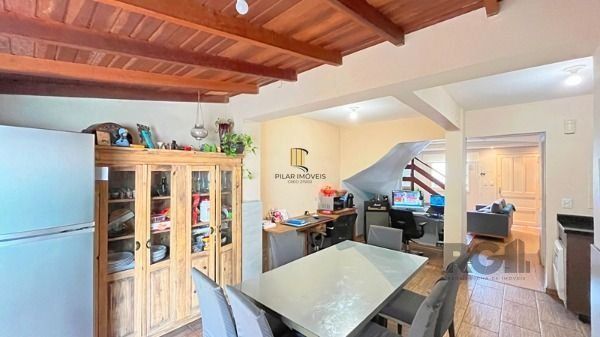 Casa em Porto Alegre, no bairro Cavalhada, com 2 dormitório(s), e 2 banheiros, à