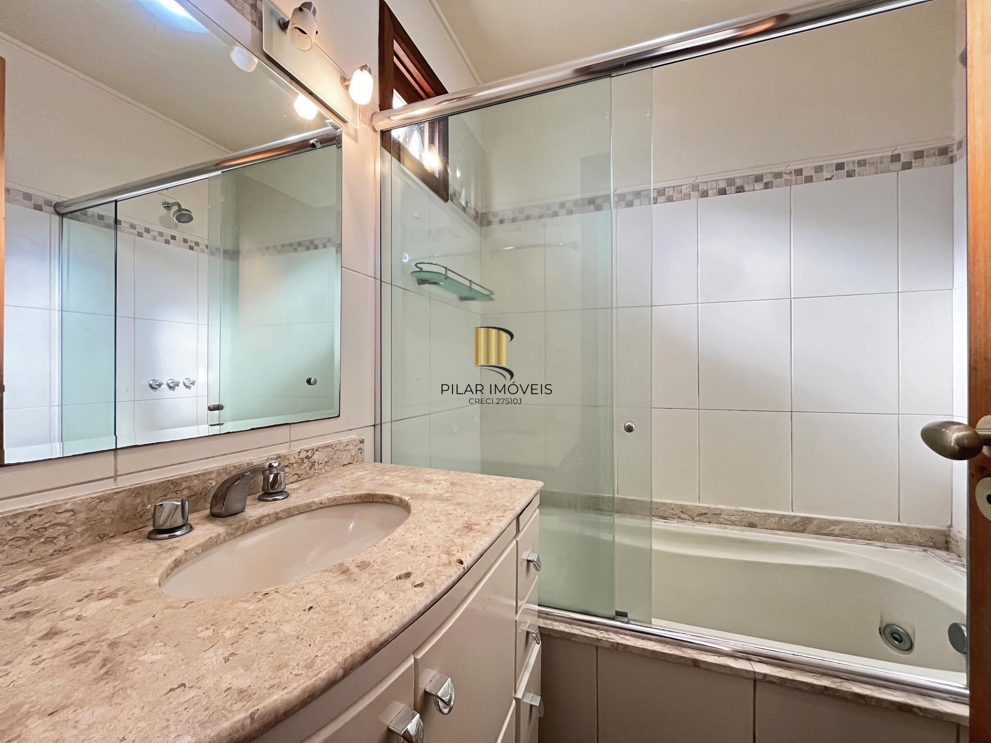 Casa em Condomínio no Jardim Isabel com 270m², 3 dormitórios, 4 vagas