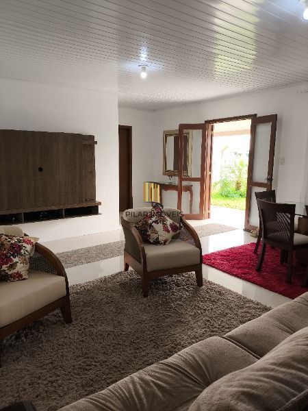 Casa em Tavares, no bairro Centro, com 2 dormitório(s), e 2 banheiros, à venda.