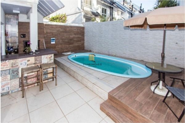 Casa Condominio para Venda - 150m², 4 dormitórios, sendo 2 suites, 2 vagas - Agr