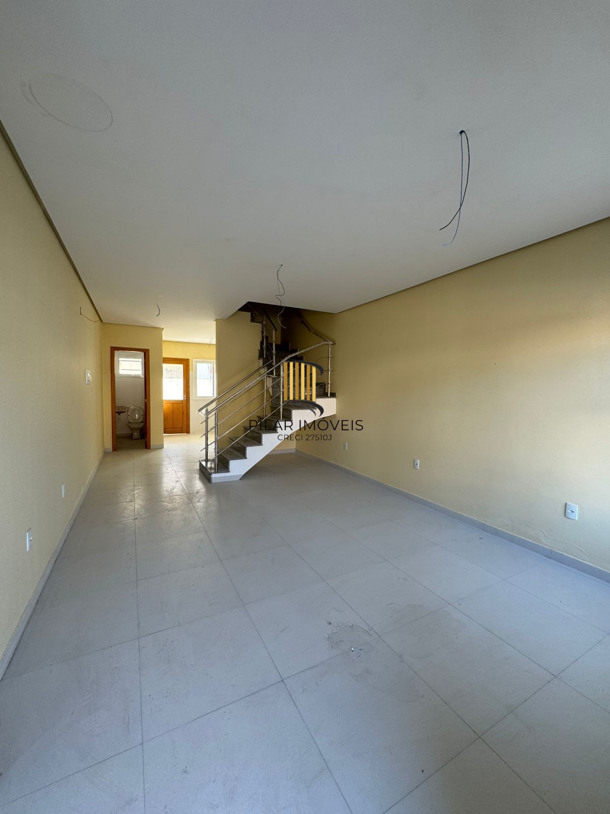 Residência com 3 suítes no caminhos do sol