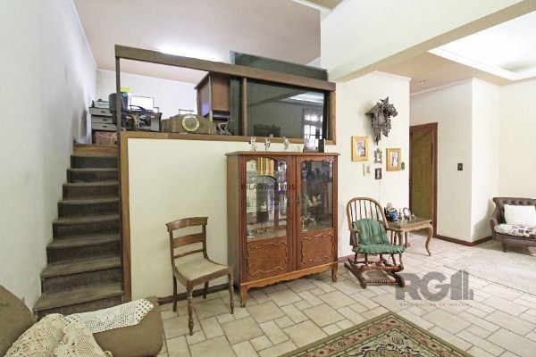 Casa em Porto Alegre, no bairro Floresta, com 3 dormitório(s), e 3 banheiros, à