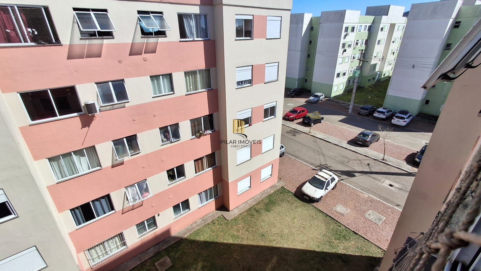 Lindo apartamento com 2 dormitórios no Bairro Chapéu do Sol.