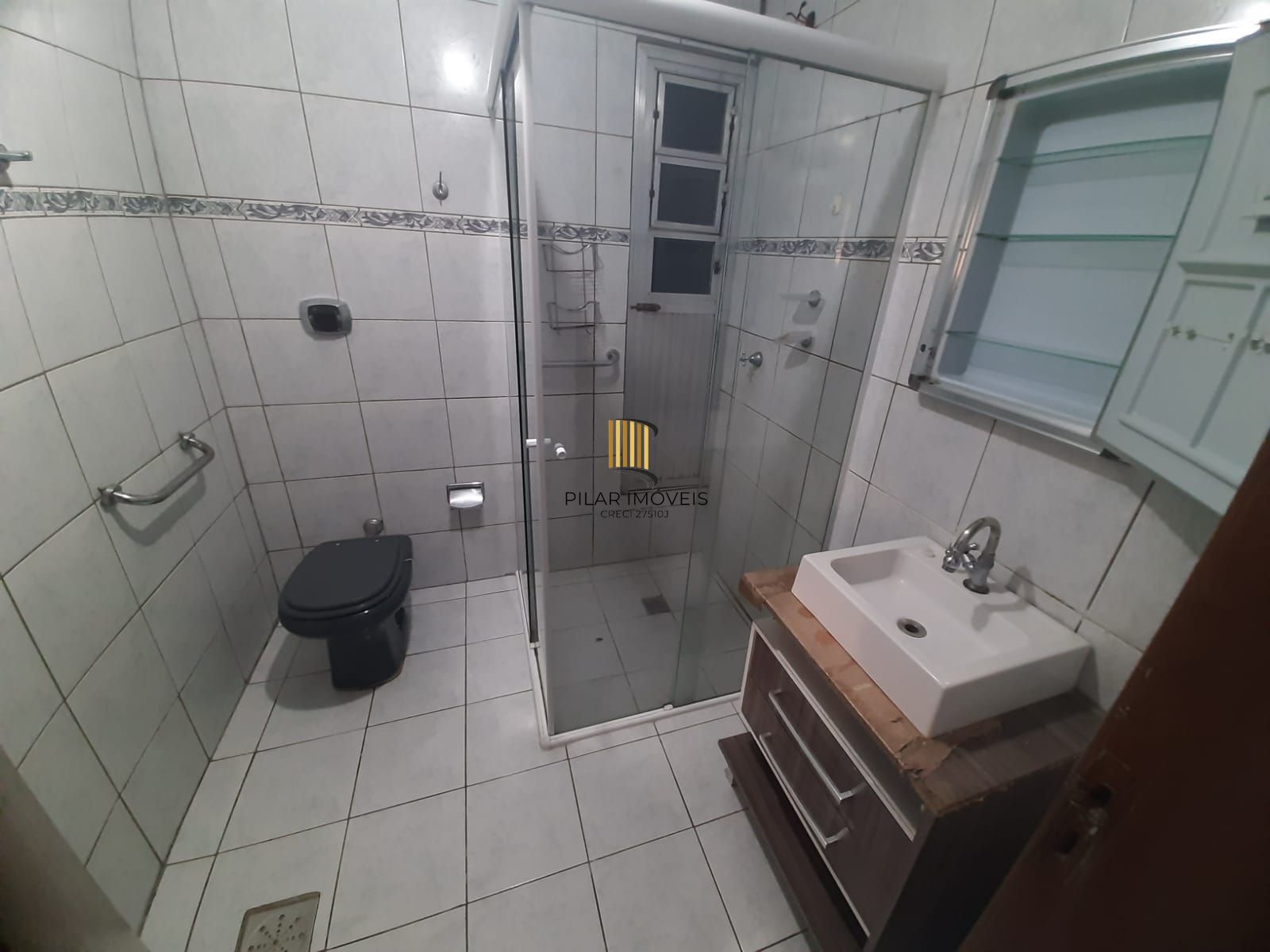Apartamento 3 dormitórios, térreo, atrás do Zaffari cavalhada.