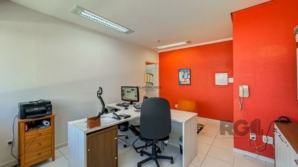 Conjunto/Sala em Porto Alegre, no bairro Bom Fim, e 0 banheiros, à venda.