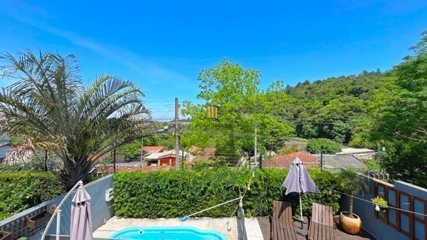 Casa em Porto Alegre, no bairro Aberta dos Morros, com 3 dormitório(s), e 3 banh