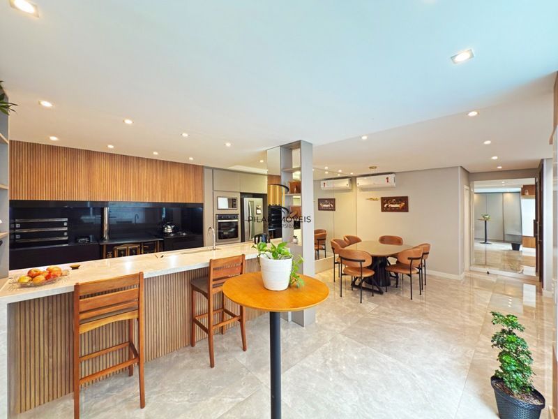 Casa contemporânea, 4 d, sendo 2 suítes, uma no térreo,206 m² , bairro tristeza