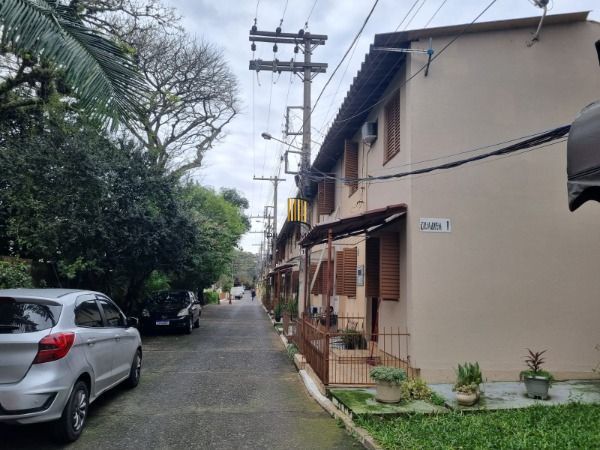 Casa Condominio em Porto Alegre, no bairro Cavalhada, com 2 dormitório(s), e 2 b