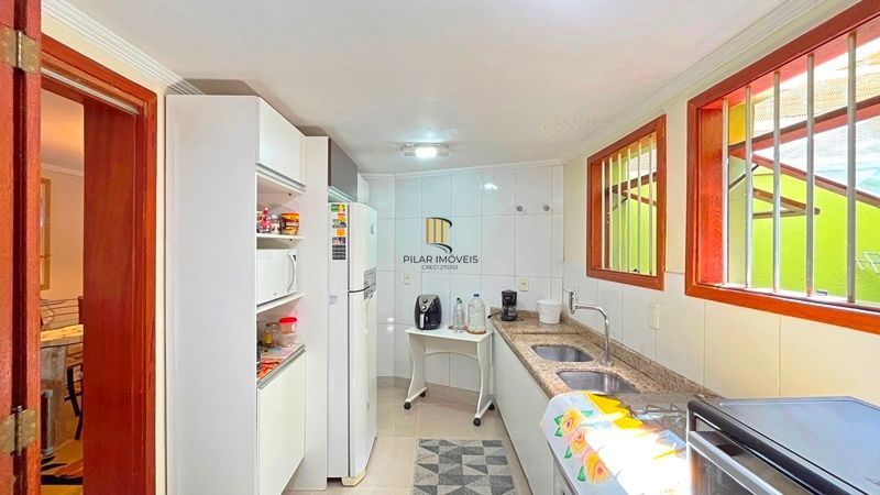 Sobrado 4 dormitórios à venda Camaquã Porto Alegre/RS