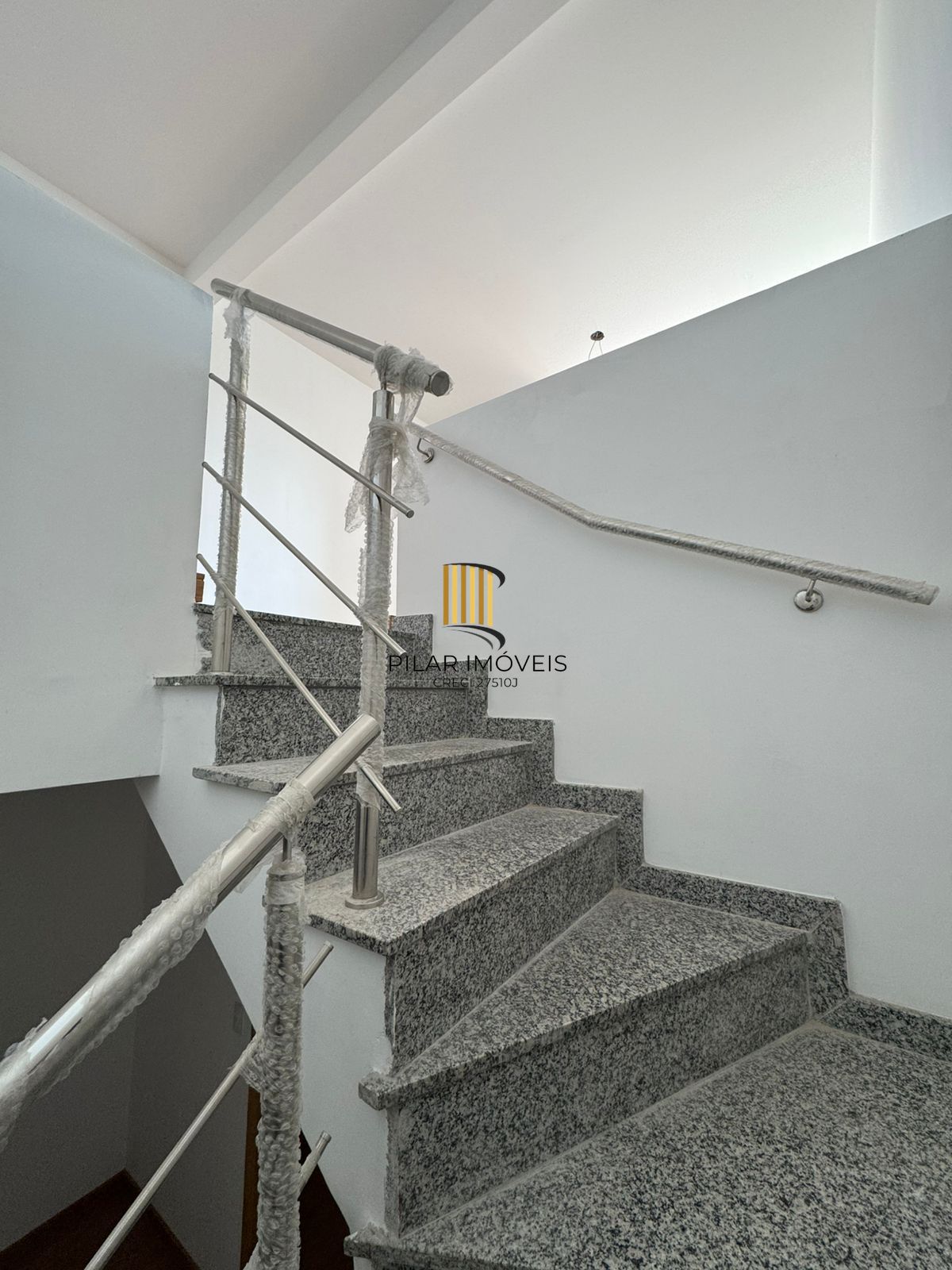 Residência com 3 suítes no Caminhos do Sol.