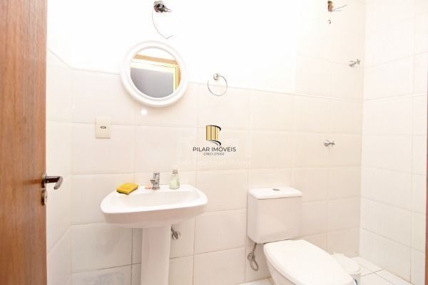 Casa Condominio em Porto Alegre, no bairro Glória, com 3 dormitório(s), e 3 banh