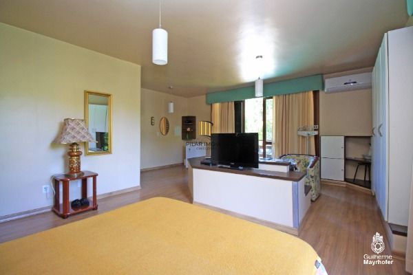 Casa para Venda - 200m², 3 dormitórios, sendo 1 suites, 4 vagas - Ipanema