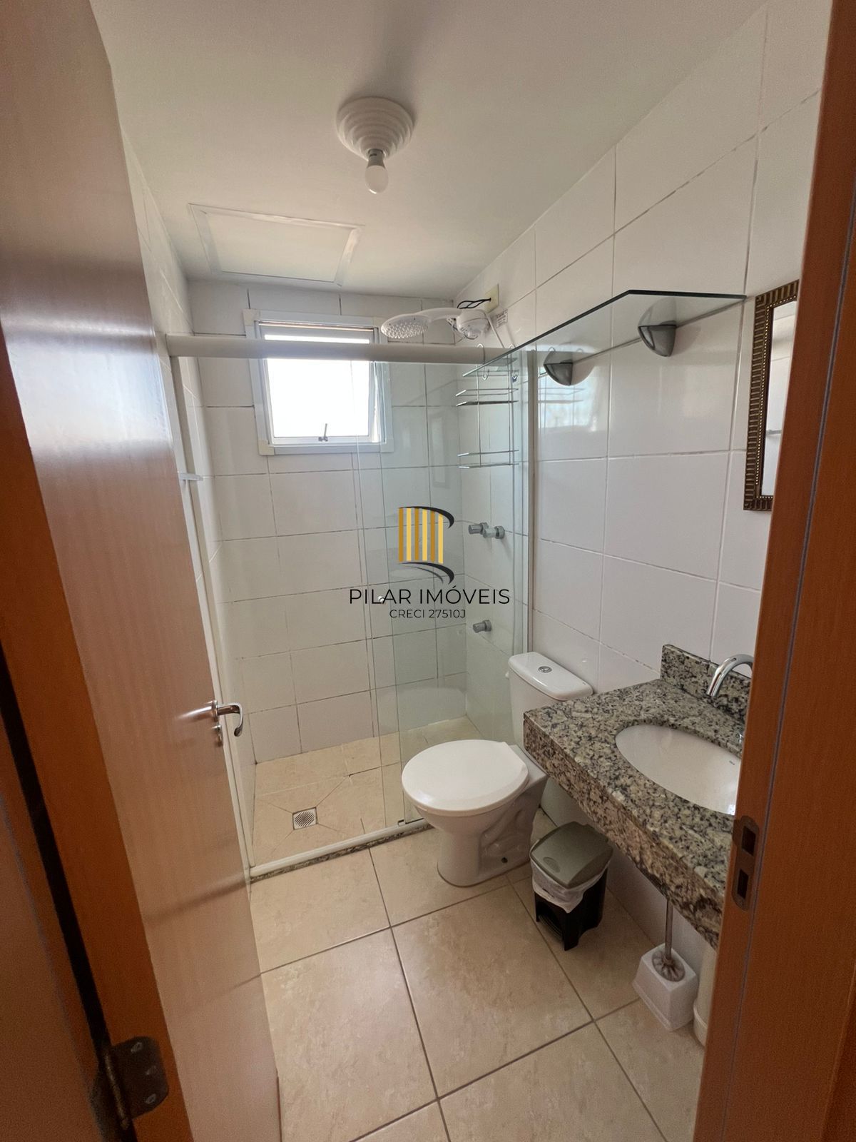 Apartamento com 2 dormitórios á venda no bairro Rubem Berta.