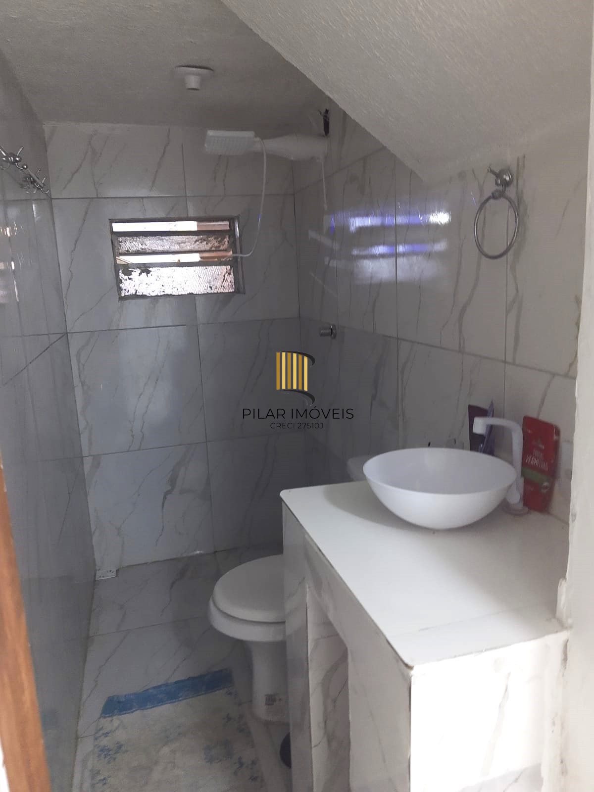 Sobrado no Menino Deus com 3D,  garagem para 2 carros e piscina.