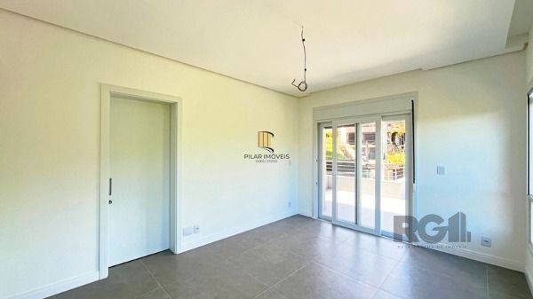 Casa em Porto Alegre, no bairro Jardim Isabel, com 3 dormitório(s), e 3 banheiro