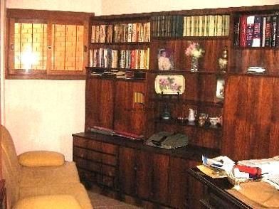 Casa em Porto Alegre, no bairro Jardim Isabel, com 4 dormitório(s), à venda.