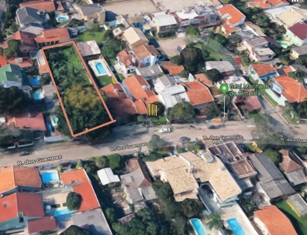 Terreno em Porto Alegre, no bairro Guarujá, à venda.