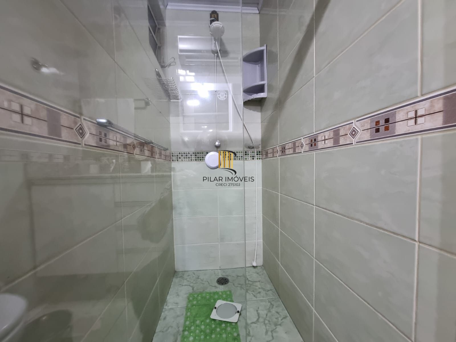 Apartamento em Porto Alegre, no bairro Tristeza, com 2 dormitório(s), e 2 banhei