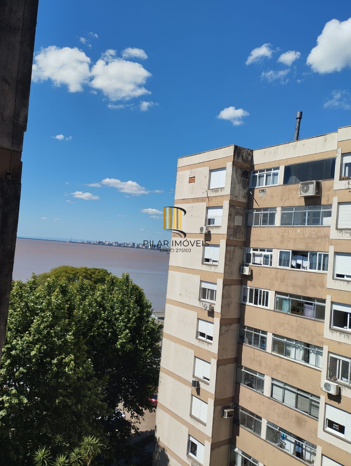 Apartamento 2 dormitórios, closet, 2 banheiros, dep. empregada vista, para o Gua - Pilar Imóveis