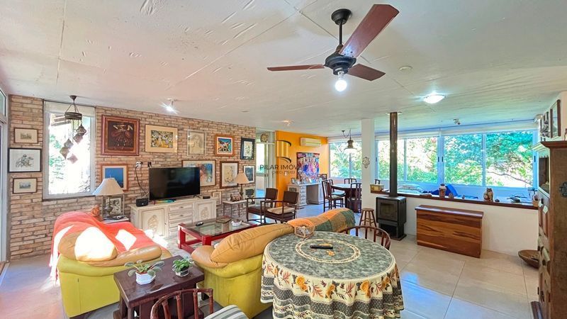 No condomínio Mountain Ville Residência 3 dormitórios.