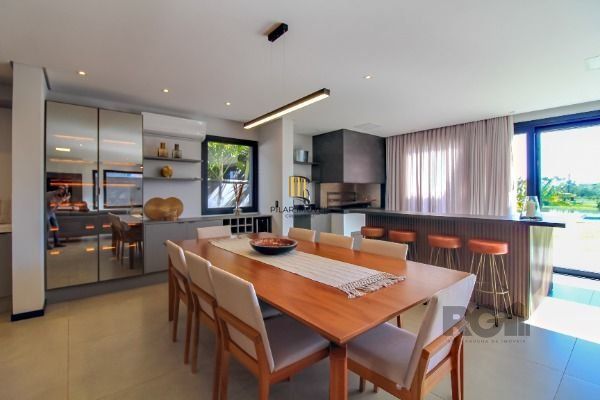 Casa em Condominio no Terra Ville, com 4 dormitório(s), e 4 suítes, à venda.