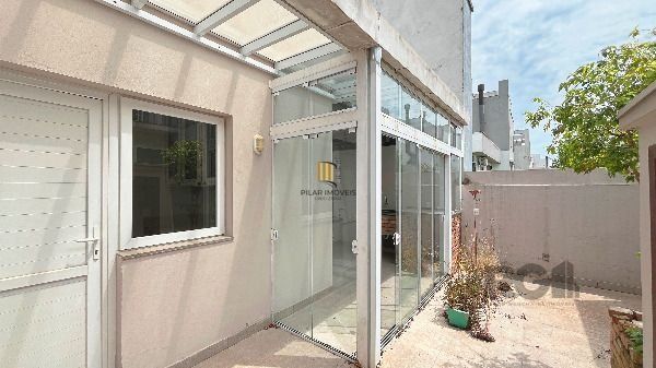 Casa Condominio em Porto Alegre, no bairro Hípica, com 3 dormitório(s), e 3 banh