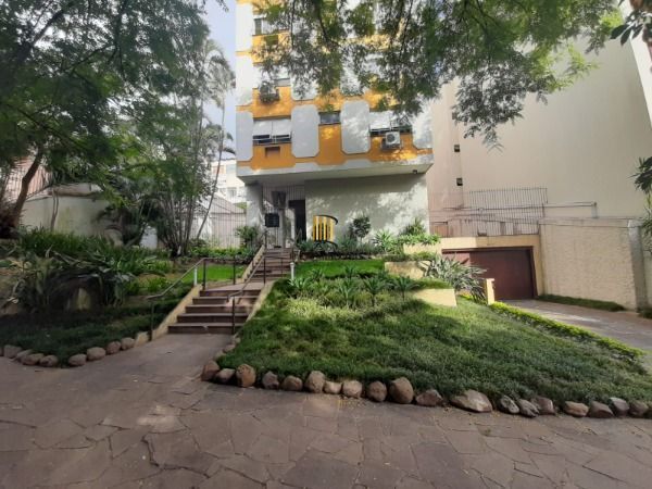 Cobertura em Porto Alegre, no bairro Petrópolis, com 3 dormitório(s), e 3 banhei