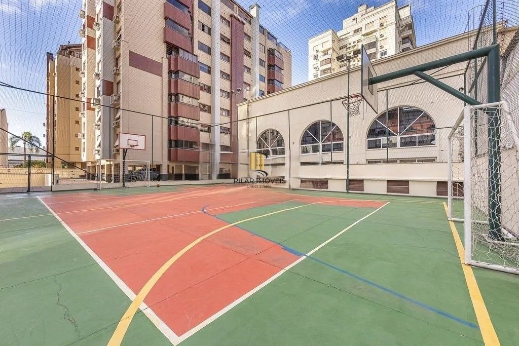 Belíssima cobertura duplex, com 262m2, com 3 dormitórios no coração do bairro Menino Deus.