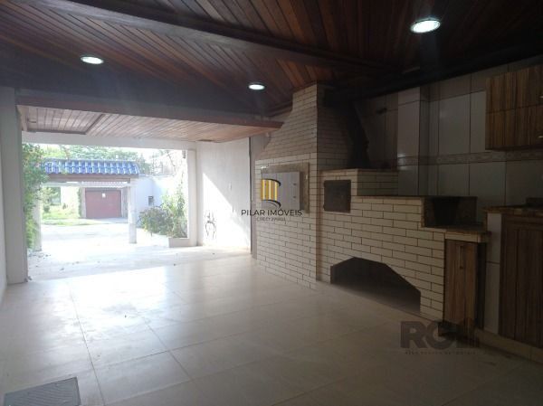 Casa em Porto Alegre, no bairro Restinga, com 4 dormitório(s), e 4 banheiros, à 